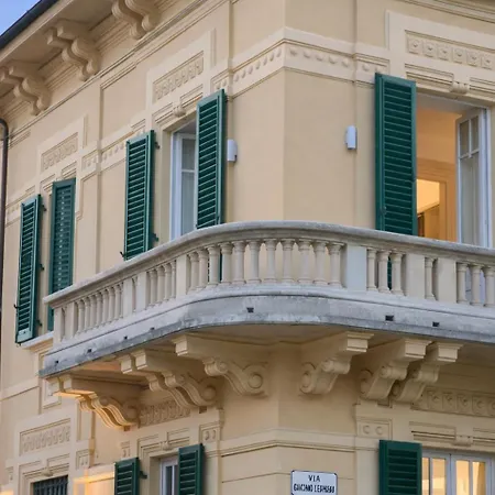 Allegra & * Viareggio